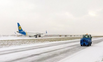 Снегопад в Киеве: аэропорт "Борисполь" работает в штатном режиме