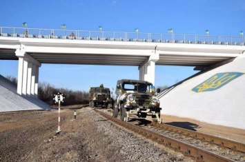 Восстановлен мост, соединяющий Луганскую и Донецкую области