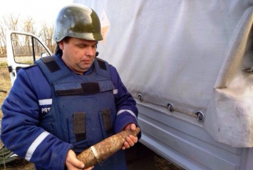 Павлоградка нашла на улице артиллерийский снаряд