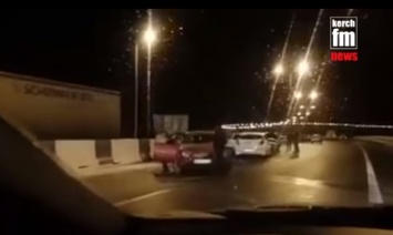 На Крымском мосту столкнулись восемь авто из-за гололеда. ВИДЕО