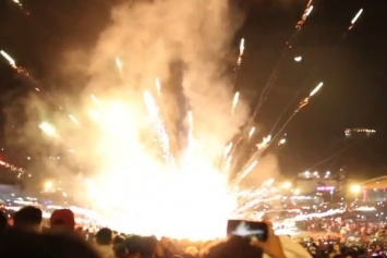 Рухнул огненный шар: в Мьянме фестиваль фейерверков закончился трагедией