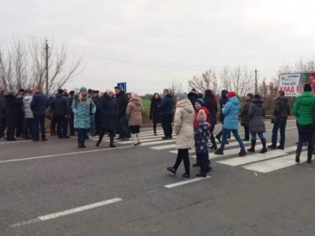 Еще одна пробка: жители Хлебодарского перекрыли трассу Одесса-Рени из-за частых ДТП