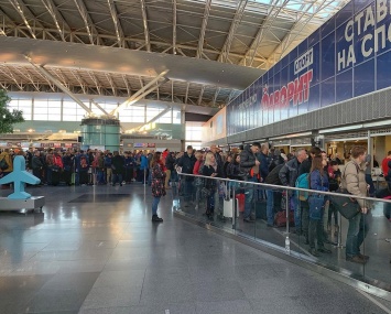 Пассажир предупредил об огромных очередях в аэропорту Борисполь