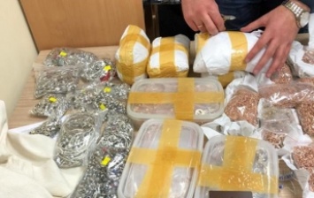 В Украину пытались незаконно ввезти 17 кг золота - СБУ (фото)
