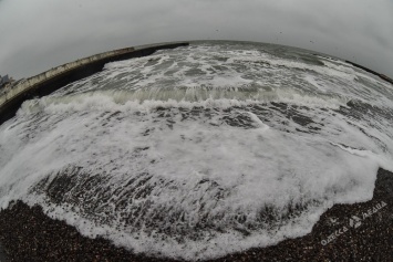 Сильный шторм обрушился на побережье Аркадии (фоторепортаж)