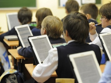 В школах Одессы вводят электронное расписание, дневники и журналы