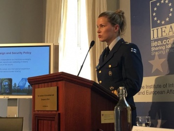 В Финляндии руководить эскадрильей истребителей впервые назначили женщину - СМИ