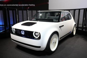 В сети появились «шпионские» снимки хэтчбека Honda Urban EV