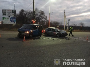 Всмятку: на Окружной разбились две легковушки