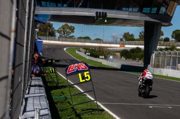 Новая эра Moto2: Отчет о первом дне тестов IRTA Triumph 765 на Circuito de Jerez