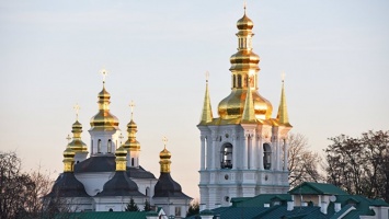 Власти Украины отменили передачу УПЦ Почаевской лавры
