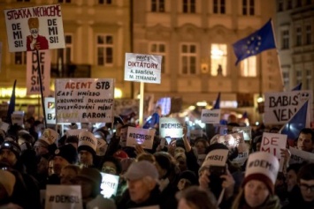 Многотысячная демонстрация в Праге требовала отставки правительства Бабиша