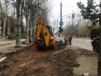 Где в Мелитополе разбитый асфальт на плитку меняют (фото)