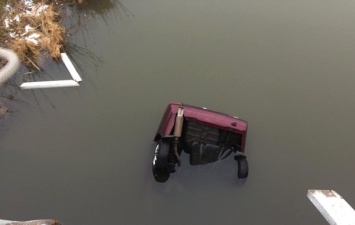 В Ровненской области авто с пьяным водителем слетело с моста в реку, есть жертвы. Фото, видео
