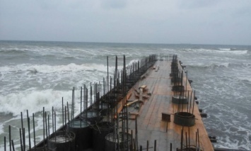 Строительство защитных бун между Тилигульским лиманом и морем: начался самый сложный этап работ