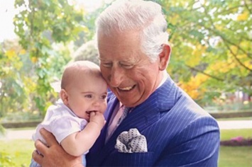 Принц Чарльз рассказал о своих отношениях с внуками - Джорджем, Шарлоттой и Луи