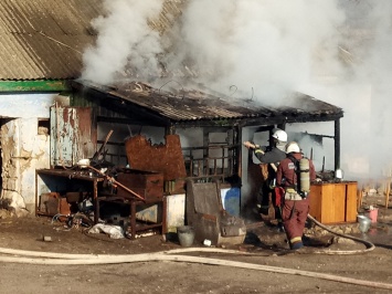 За вчерашний день спасатели на Николаевщине потушили 7 пожаров - в Николаеве от верной смерти в дыму спасли двух бездомных