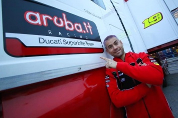 Альваро Баутиста бросил вызов Рэю на тестах WSBK в Хересе: время круга на Ducati V4 R, как в MotoGP