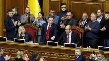 Босячня с подворотни! Гнать их надо из парламента! Скажите, в какой цивилизованной стране, есть подобные парламентарии?