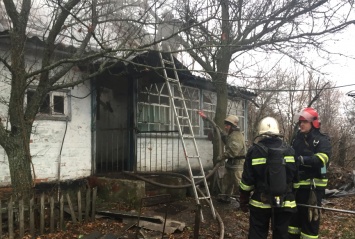 В горевшем доме на Полтавщине нашли тело женщины (фото)