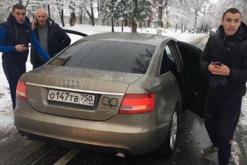 ''Атошник еб*ный'' На Прикарпатье мужчины на авто с российскими номерами избили воина