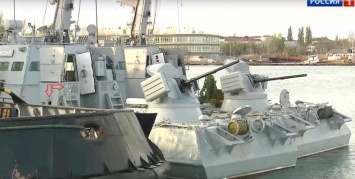 В Крыму и на материке активисты собирают средства для помощи морякам. И они им очень нужны