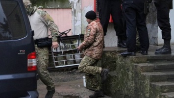 СМИ: Захваченных украинских моряков начали вывозить в Москву