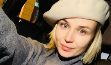 Полина Гагарина нарвалась на комплименты, выложив фото без макияжа
