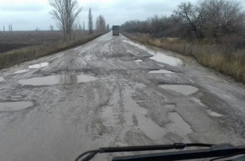 Наших дорог не смолкнет «слава»: еще один украинец впечатлился состоянием дороги Н-11 «Николаев-Днепр» у Казанки и выложил видео в Youtube