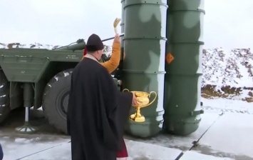 В Крыму освятили ЗРК С-400