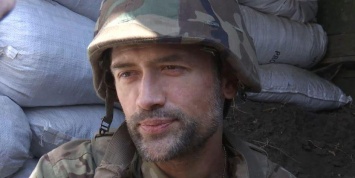 Воевавший в Донбассе актер Пашинин подрабатывает грузчиком и рад поесть за счет журналистов
