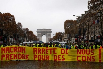 Протесты «желтых жилетов» во Франции: количество задержанных растет
