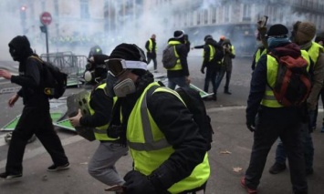 Протесты во Франции: Количество задержанных возросло до 378 человек, пострадавших - до 133
