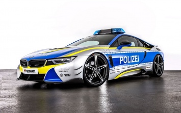 Гибридный спорткар BMW i8 стал полицейской машиной