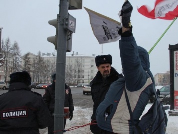 В Архангельске активиста оштрафовали на 350 тыс. руб за плакат на митинге и акцию против мусорных полигонов