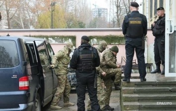 Захваченных украинских моряков обвинили в незаконном пересечении границы