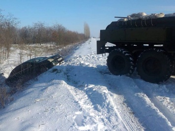 На Николаевщине за сутки спасатели достали 9 автомобилей из снежных ловушек