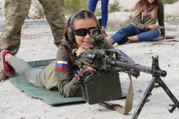 В детских лагерях в ОРДЛО учат обращаться с оружием и ненавидеть Украину