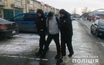 Под Одессой злоумышленник ударил полицейского металлическим ключом
