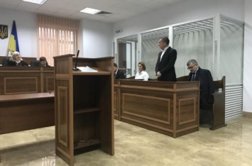 Суд отложил на неделю рассмотрение ходатайств защиты фигурантов "дела Мартыненко"
