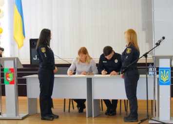 Восемь офицеров патрульной полиции будут работать в тандеме с педагогами Кривого Рога