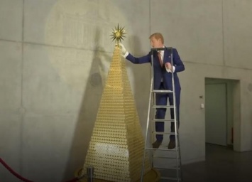 В Мюнхене установили самую дорогую рождественскую елку в Европе