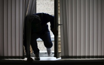 В Одессе домушники следили за владельцами квартиры