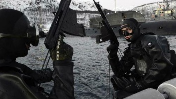 Боевые пловцы показали в Мурманске способность отбить атомоход у террористов