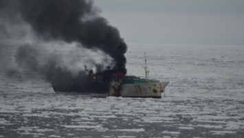Сегодня днем горело судно, которое стоит на ремонте в доке судоремонтного завода